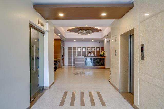 Hotel Bluestone Ghaziabad Buitenkant foto